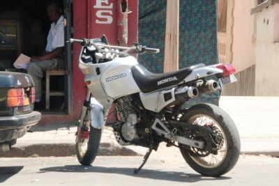 A vendre urgent Moto HONDA DOMINATOR 650 - Antananarivo, Madagascar