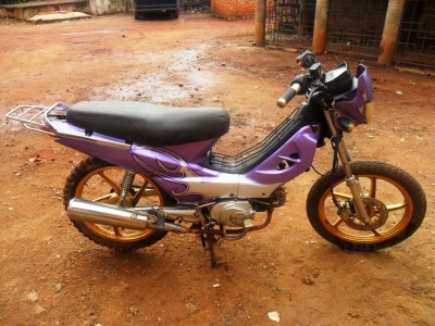 Moto 90cc Elmatador - Tana, Mada