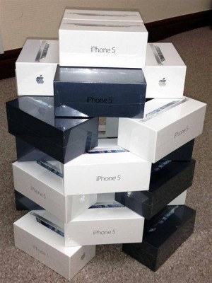 APPLE IPHONE 5 16GB 32GB 64GB / HTC ONE 4G 16GB 32GB 64GB / SAMSUNG GALAXY S4 - SUSSEX, UNITED KINGDOM