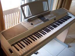 Grand Piano  Yamaha DGX 505 - tana, Madagascar