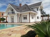 Villa de haut standing avec piscine &agrave; vendre - TANA, MADAGASCAR