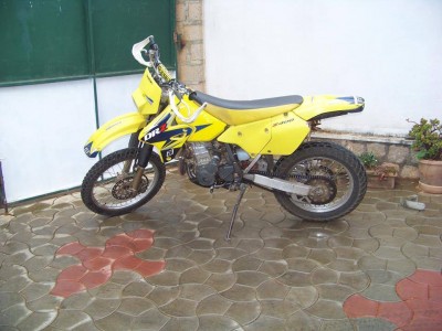 vends moto suzuki drz400e - antananarivo, madagascar