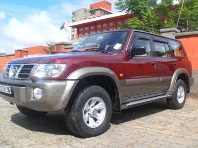 a  vendre !  4x4 NISSAN PATROL Y61- année 2004 Image principale