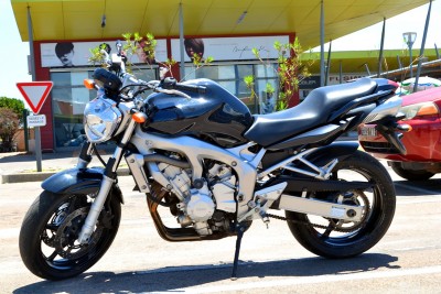 Moto YAMAHA FZ6 - tana, mada