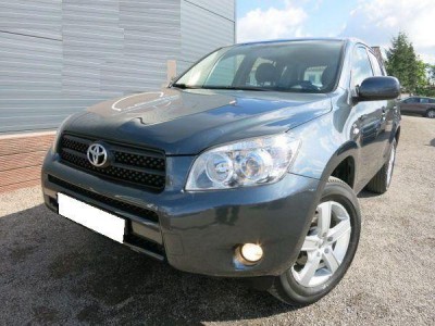 TOYOTA RAV 4 136 D-4D VX, 5 portes    prix : 19617570 AR - antananarivo, madagascar