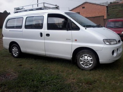 LOCATION DE VOITURE A CURCUIT A MADAGASCAR - Antananarivo, Madagascar
