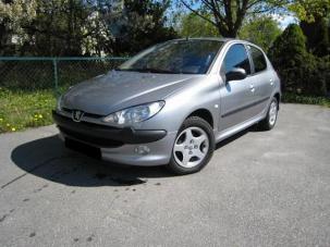 Peugeot 206  1,4 HDI TRENDY  Tr&egrave;s bon &eacute;tat &agrave; donner - Antananarivo, Madagascar