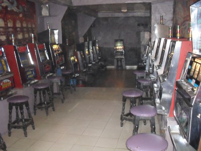 vend salle de machines &agrave; sous &agrave; antananarivo, madagascar. - Antananarivo, madagascar
