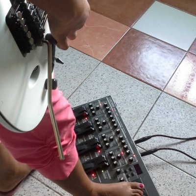 guitare et effet pro AV - tana, mada