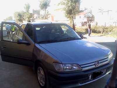 VENDS URGENT PEUGEOT 306 - Tananarive, Madagascar