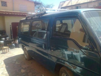nissan urvan td25 Miniature 1