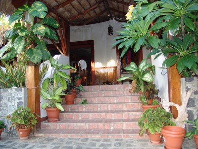 GRANDE MAISON ROUTE DE RAMENA SUR DIEGO SUAREZ Miniature 1