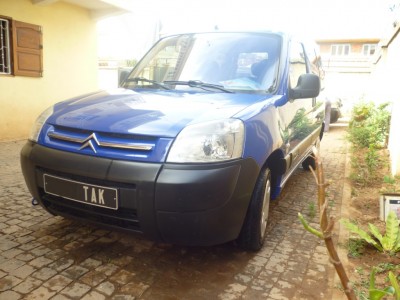 A VENDRE CITROEN BERLINGO 1.9D. Miniature 1