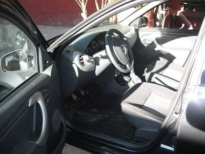Vend dacia 2010 Miniature 1