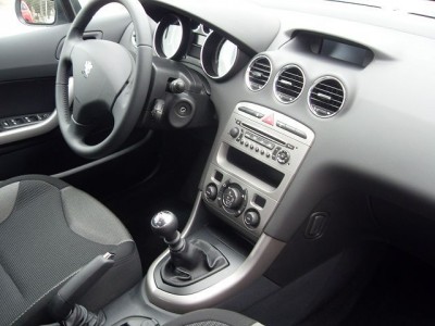   PEUGEOT 308 à 1800 Euros Miniature 1