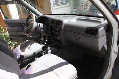 Nissan HardBody Miniature 1