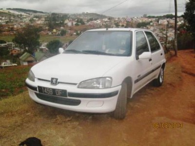 Location peugeot 106 injection Miniature 1