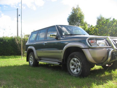 LOCATION VOITURE 4X4 MADAGASCAR Miniature 1