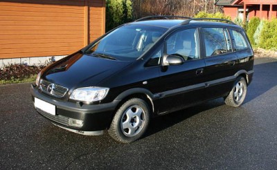 Opel Zafira de couleur noir  Miniature 1