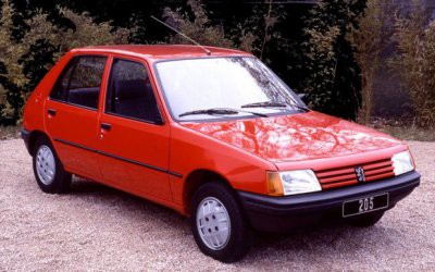à vendre peugeot 205 Miniature 1