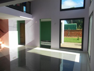 LOUE VILLA DE STANDING Miniature 1