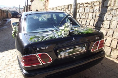 DREAM S CAR location tete de cortegeMERCEDES E320 Miniature 1