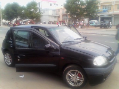 VENDS URGENT RENAULT CLIO  2 PHASE 1 Miniature 1