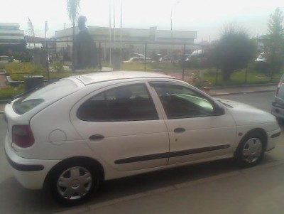 VENDS URGENT RENAULT MEGANE 1 PHASE 2 Miniature 1