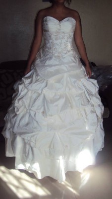 Vends Robe de mariée Miniature 1