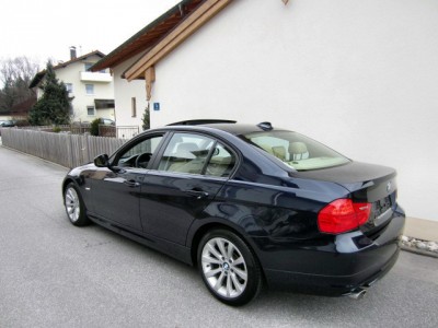 2009 BMW 320d xDrive Miniature 2