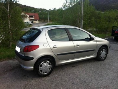 PEUGEOT 206 1.4 hdi x line 3p Miniature 2