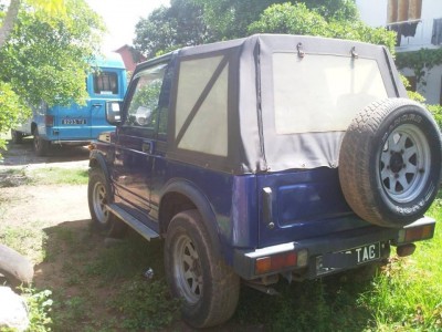 4 x 4 Suzuki S410 Miniature 2