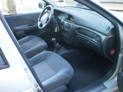 Renault mégane à 2000 euro Miniature 2