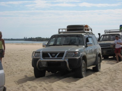 LOCATION VOITURE 4X4 MADAGASCAR Miniature 2