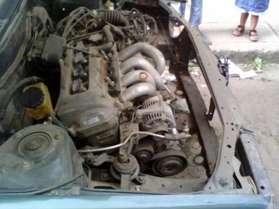 Toyota Corolla 2000, 1.8L ess, accidenté, a vendre 2.5M Ar. Miniature 2