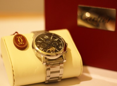 Particulier vend une belle montre Miniature 2