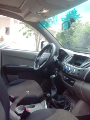 Magnifique 4x4 MITSUBISHI L 200 SPORTERO Miniature 2