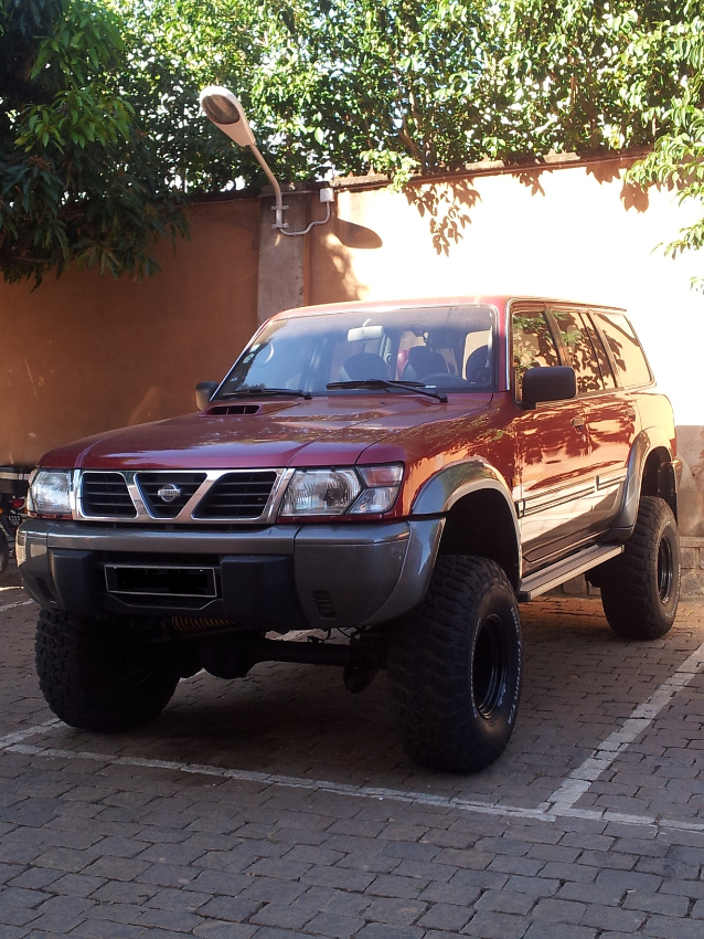 4x4 NISSAN PATROL GR 2.8L TDI avec Kit de REHAUSSE Miniature 1