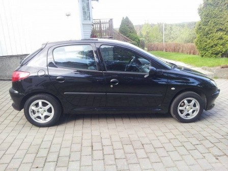 Peugeot 206, 1.4 année 2000 - Antananarivo, Madagascar