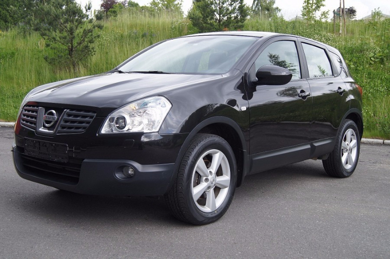 4X4 Nissan Qashqai Noir A 32 Millions Ariary Miniature 1