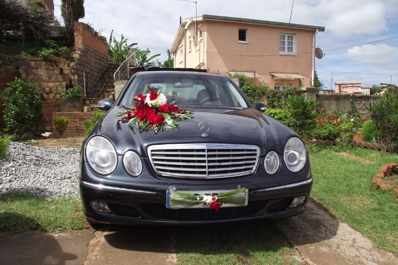 DREAM S CAR :location tete de cortegeMERCEDES E270 Image principale