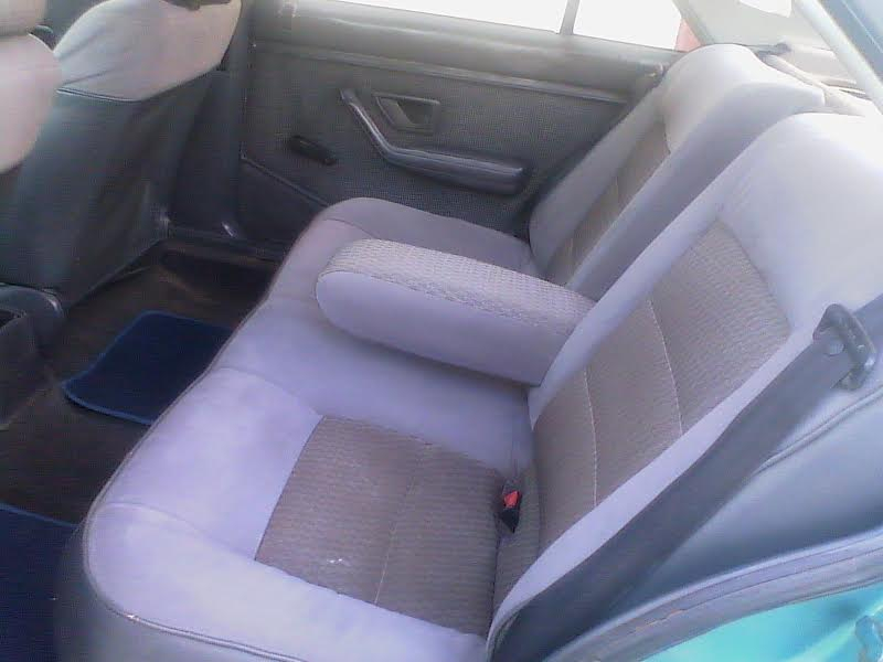 VENDS URGENT PEUGEOT 405 GR INTERMEDIAIRE  Miniature 3