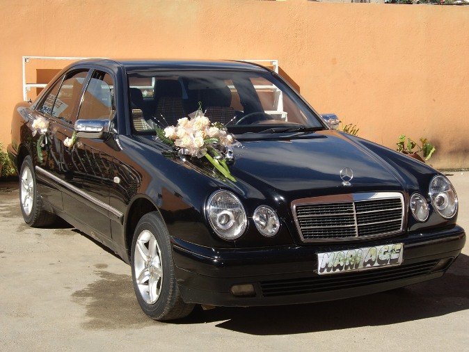 DREAM S CAR location tete de cortegeMERCEDES E320 Miniature 2