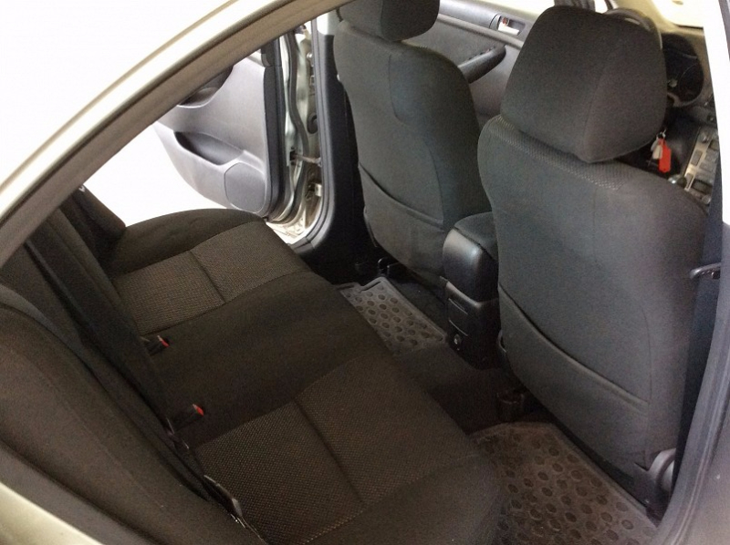 Toyota Avensis ii 115 Miniature 1