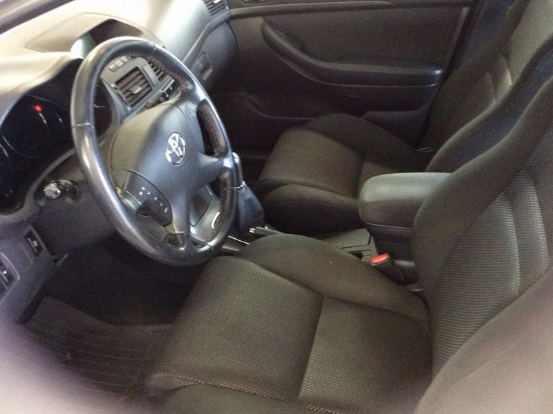 Toyota Avensis ii 115 Miniature 2