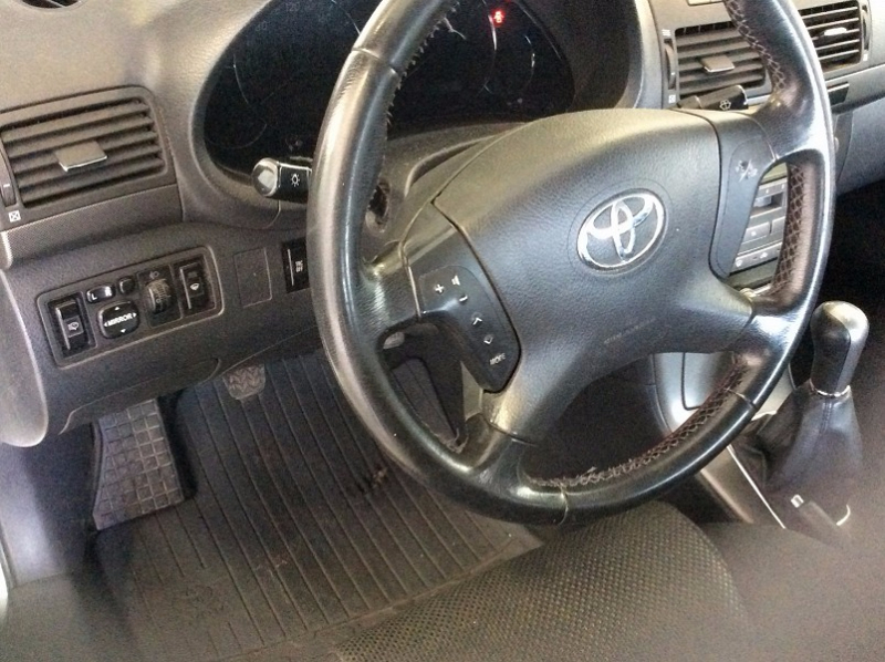 Toyota Avensis ii 115 Miniature 3