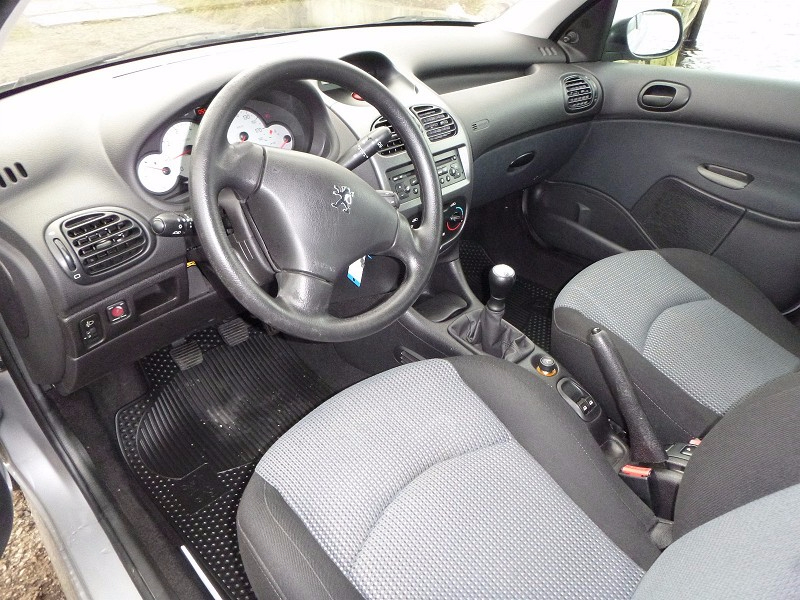 Peugeot 206 Miniature 1