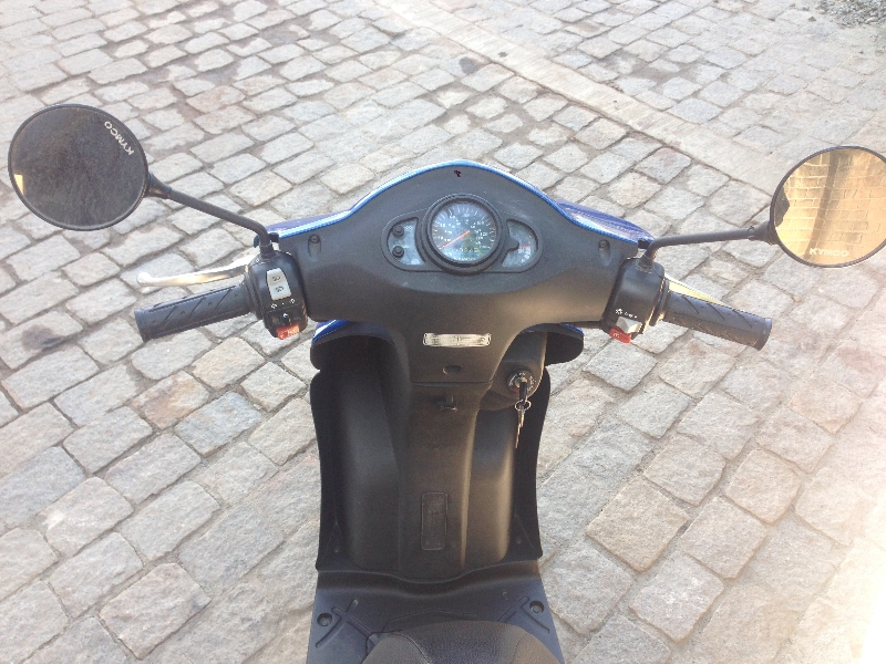 Vends scooter Kymco Agility 125 Miniature 2