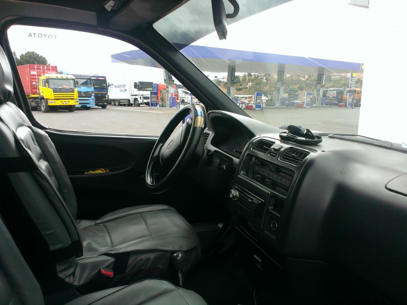 à vendre : toyota hiace megane Miniature 2