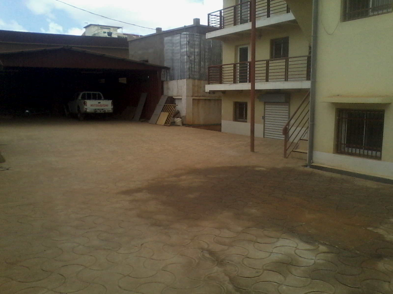 A LOUER POUR INSTITUT OU BUREAU - TANA, MADA